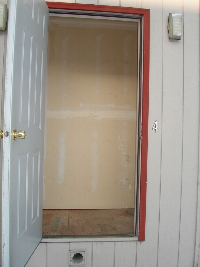 Building Photo - South Anchorage Sunny Upstairs 2 bed with ...