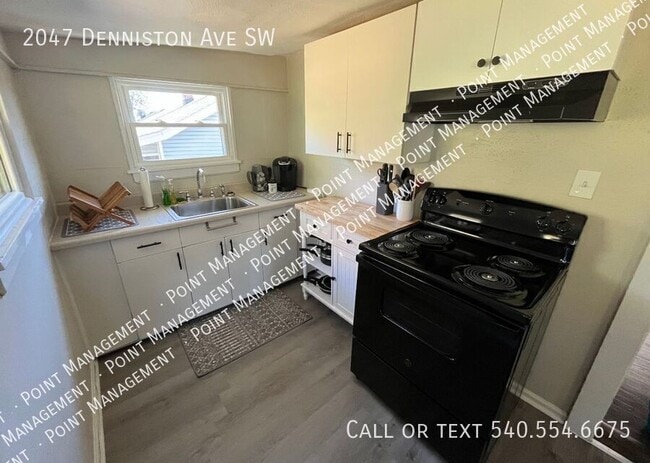 Building Photo - 2047 Denniston Ave SW