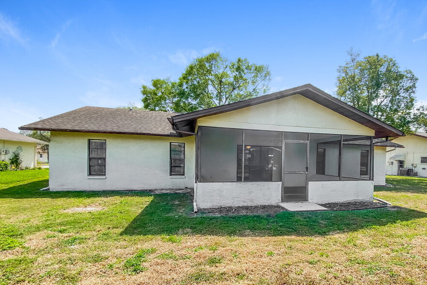 Building Photo - 8553 Bridgewater Dr