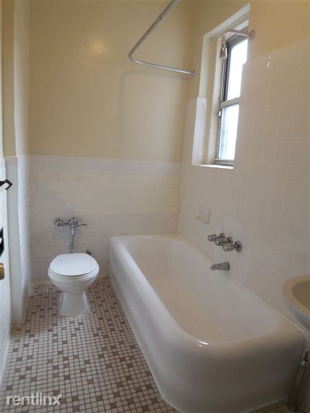 Building Photo - 600 W 163rd St