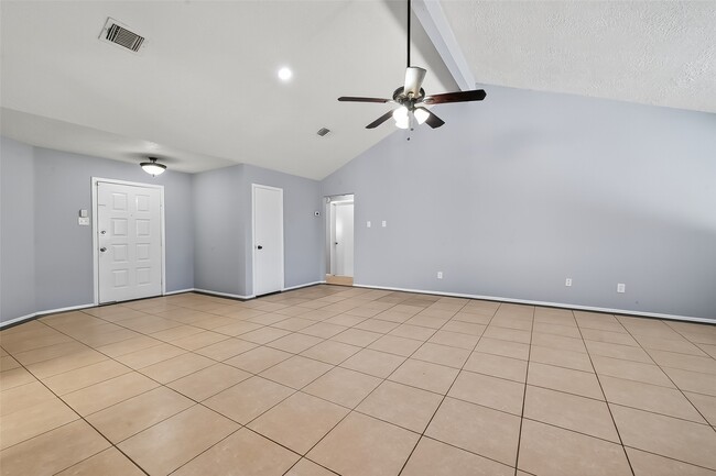 Building Photo - 1842 Freshmeadow Dr