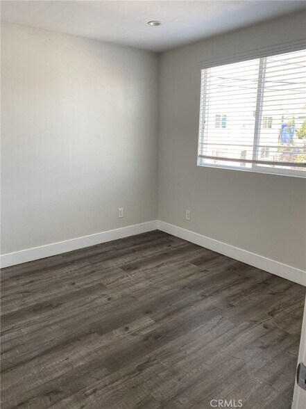 Building Photo - 2420 1/2 Folsom Street Unit
