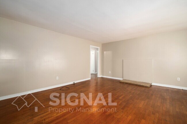 Building Photo - 5117 Highland Ave