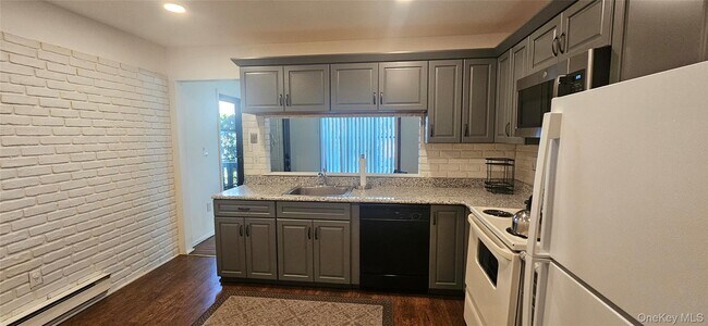 Building Photo - 711 Sierra Vista Ln