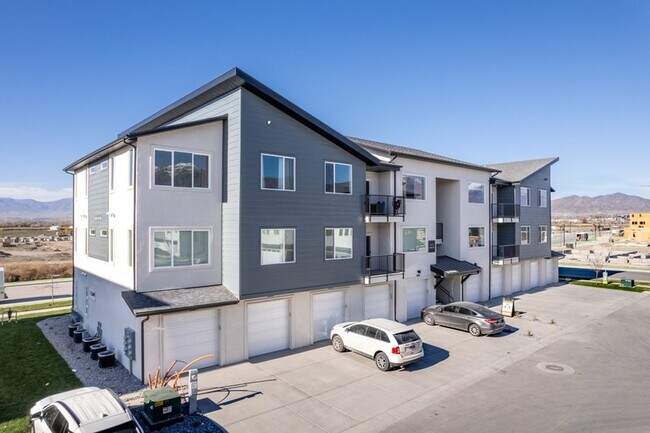 Building Photo - 362 S 1080 W