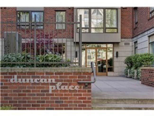 Building Photo - 1 bd 1 bath close to UW.  Water/Sewer/Garbage/Parking/Storage included