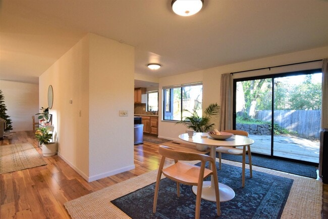 Building Photo - Beautiful 4bd/ 2.5 ba House