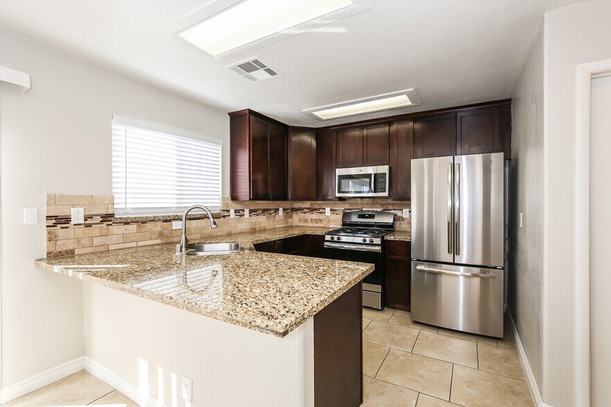 Building Photo - 7909 Rustic Canyon Ct