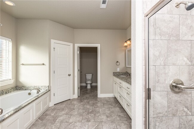 Building Photo - 1511 Abbey Ln