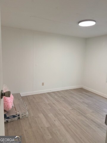 Building Photo - 215 Lynn Dr