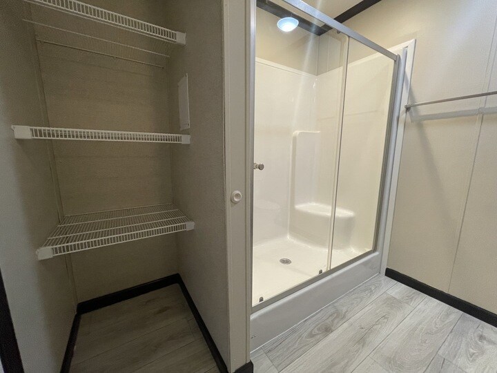 Building Photo - 15861 Marentette Dr