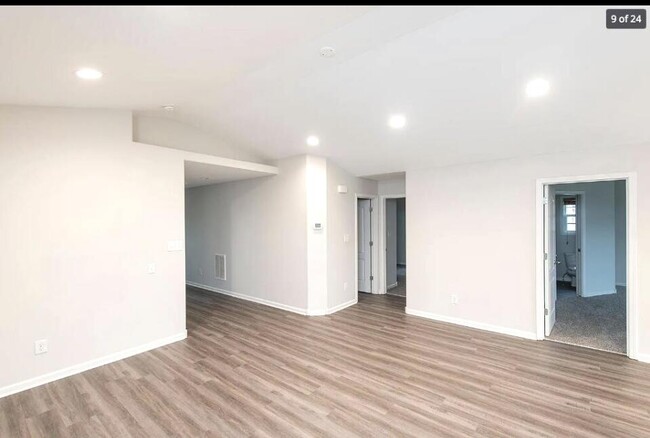 Building Photo - 3221 Tiburon Way