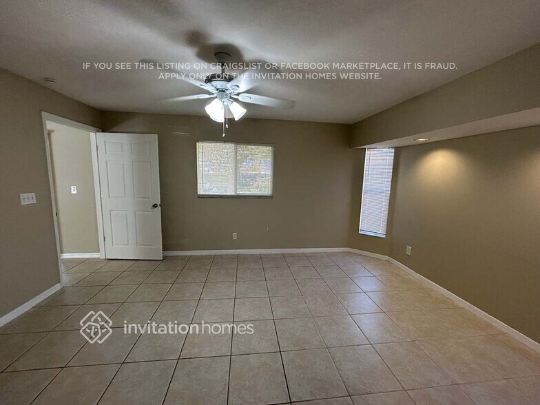 Building Photo - 521 SW 23rd Terrace