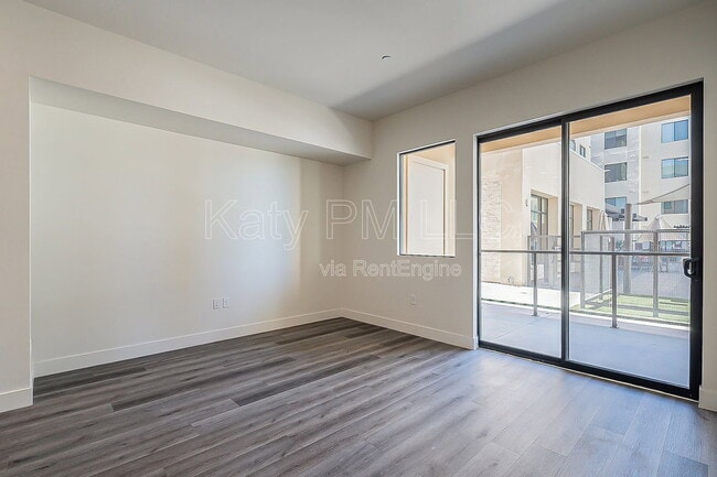 Building Photo - 7300 E Earll Dr