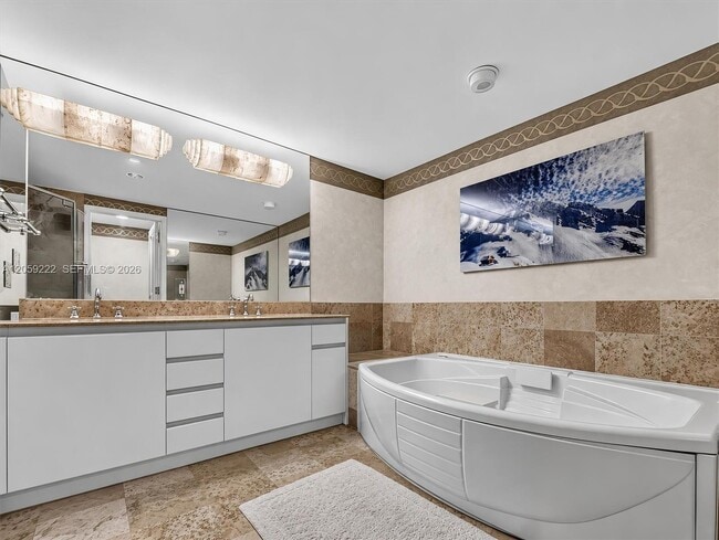Building Photo - 1455 Ocean Dr