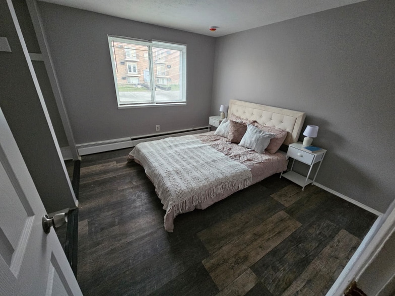 Building Photo - 13430 Euclid Ave