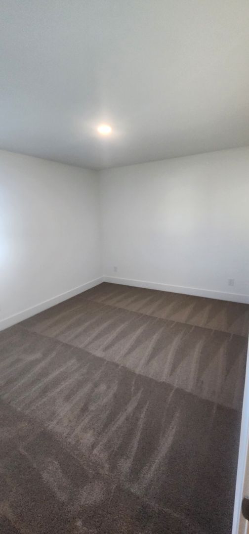 Building Photo - Newer home in Sparks!