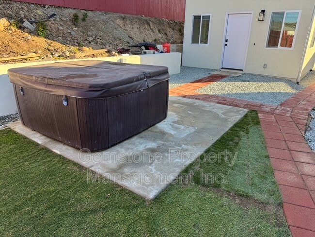 Building Photo - 5263 Tipton St