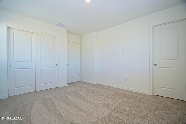 Building Photo - 843 Orchard Rock Dr