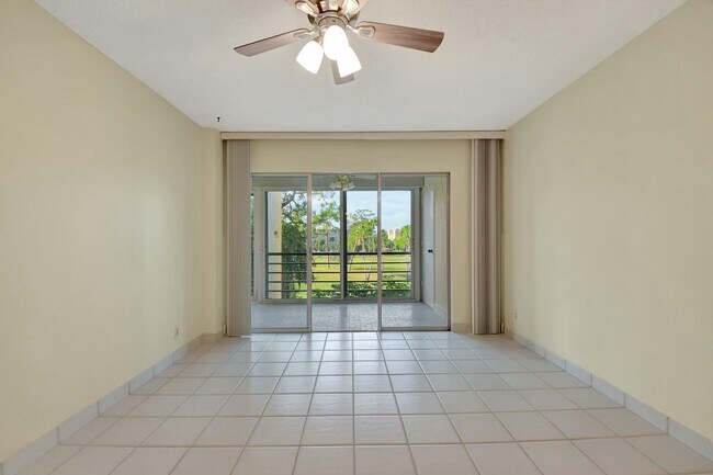 Building Photo - 3810 Via Poinciana