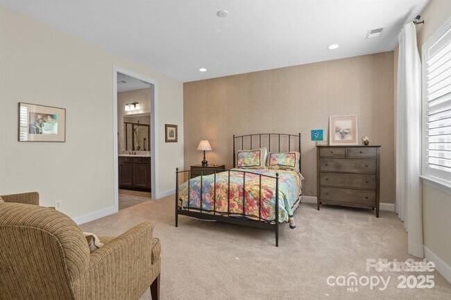 Building Photo - 305 Hemlock Bluff Ct