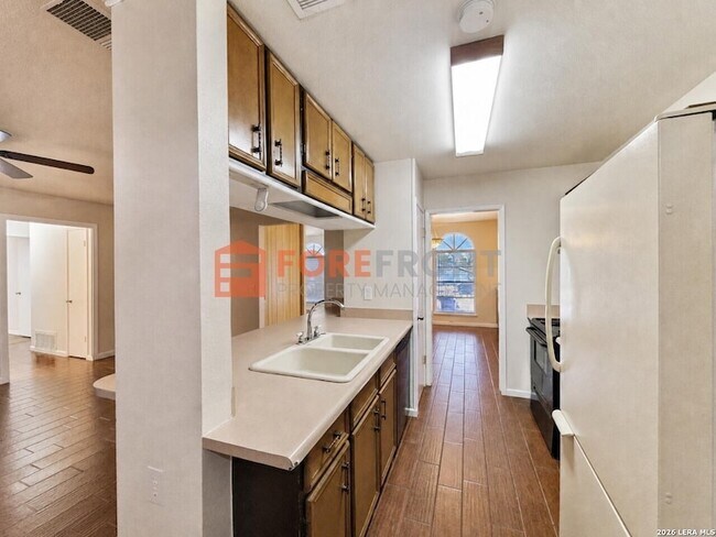 Building Photo - 7845 Village Oak Dr
