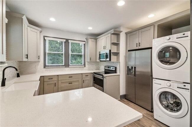 Building Photo - 1393 Westview Dr SW