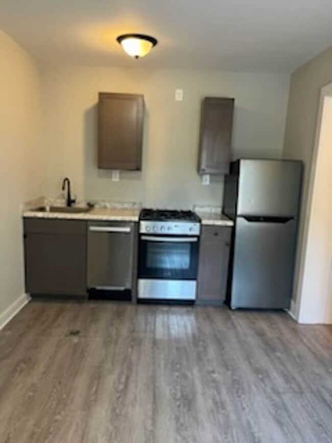 Building Photo - 1262 S Shelby St