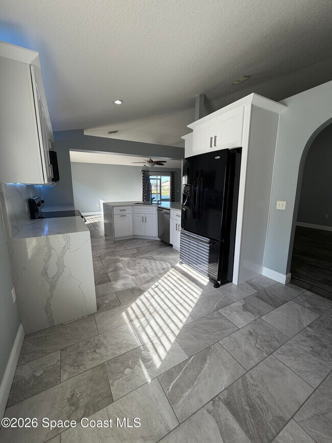 Building Photo - 1398 Mycroft Dr