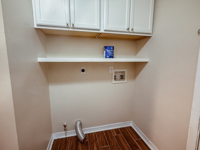 Building Photo - 309 Adams Dr