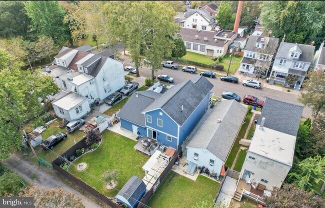 Building Photo - 234 Howell St