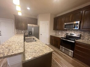 Building Photo - Beautiful Benbrook 3B/2.5B Townhome ((Stai...