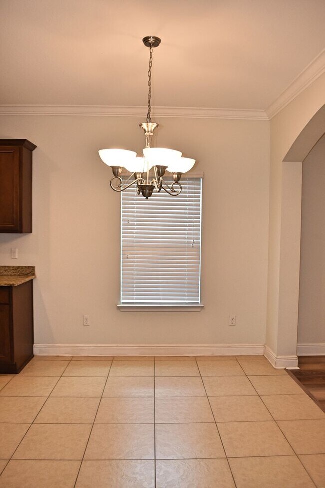 Building Photo - In the Heart of Freeport-LaGrange Landing ...