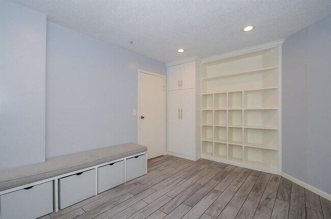 Building Photo - 11906 Pepperdine Ln