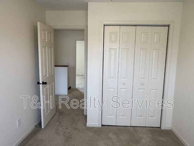 Building Photo - 4209 Manasota Ct