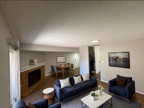 Building Photo - 1326 Holland Park Blvd