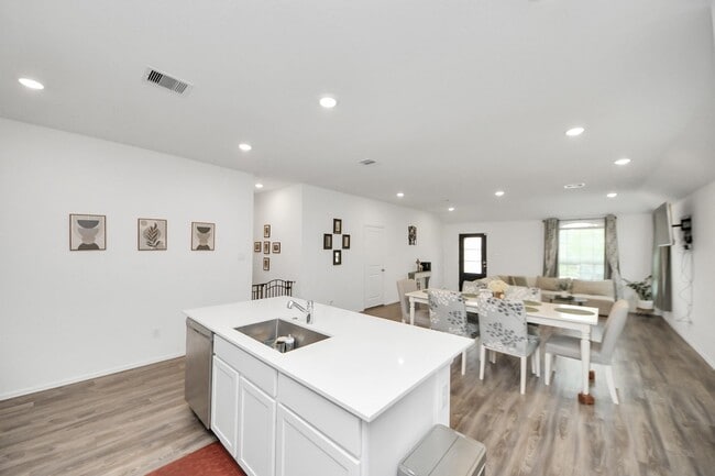 Building Photo - 5418 Rabbit Crk Ln