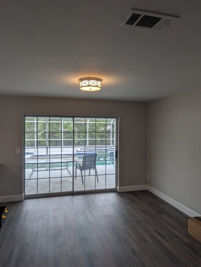 Building Photo - 140 87th Ave N