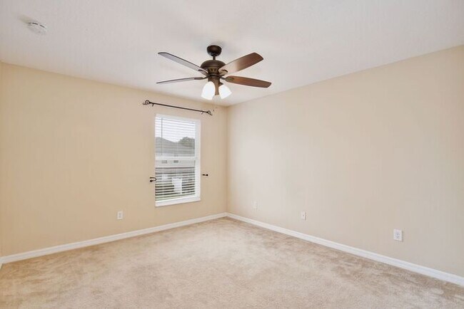 Building Photo - Luxury 3BR/3BA Townhome with 2-Car Garage in Gated Greystone – Sanford