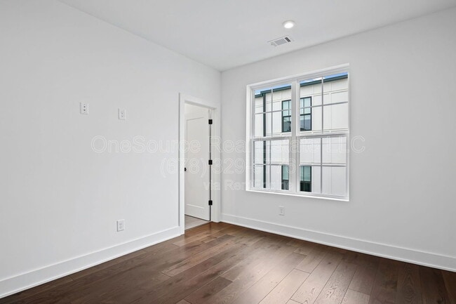 Building Photo - 201 New St