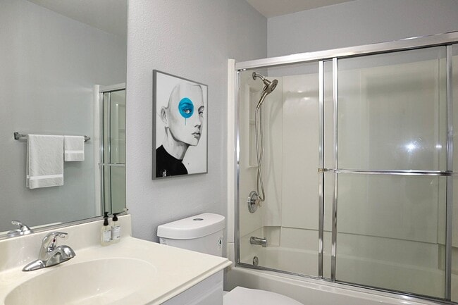Building Photo - Remodeled 3-bedroom townhome in Fremont – ...
