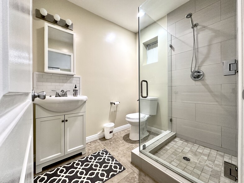 Building Photo - 20425 Aetna St