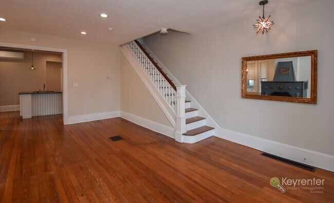 Building Photo - 2 Bedroom, 1.5 Bath Twin in Doylestown