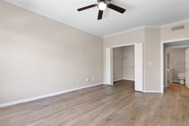 Building Photo - 2111 Welch St