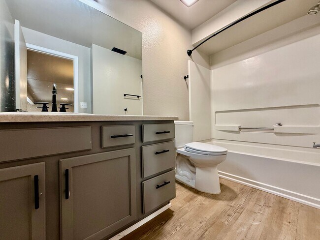 Building Photo - 4631 Fencer Rd