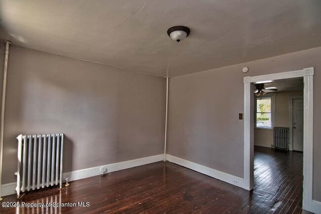 Building Photo - 18 Pine Rd