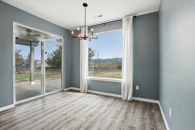 Building Photo - 3008 N Marguerite Rd
