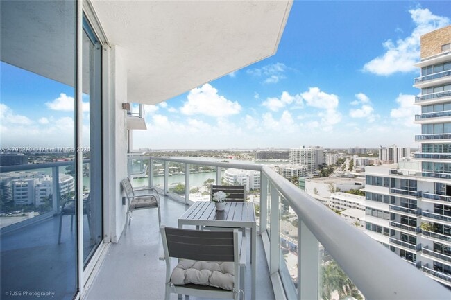 Building Photo - 6515 Collins Ave