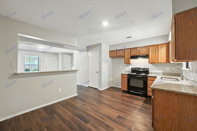 Building Photo - 210 Rolston Rd
