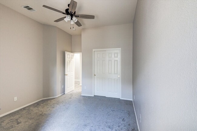 Building Photo - 16100 S Great Oaks Dr
